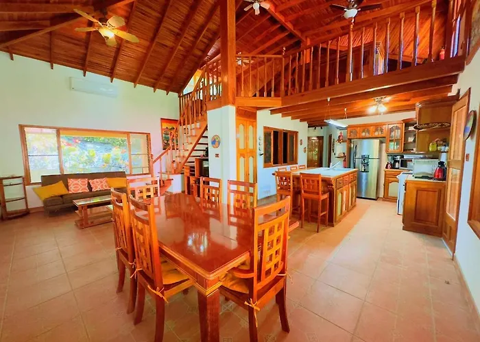 Casa Mariposa Cozy House 5 Minutes From The Сasa de vacaciones *