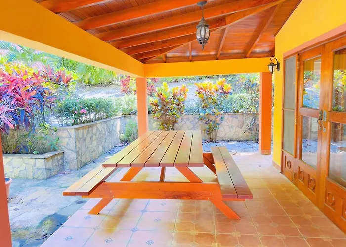 Сasa de vacaciones Casa Mariposa Cozy House 5 Minutes From The *