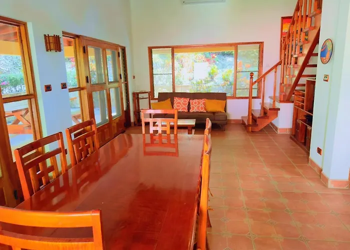 Casa Mariposa Cozy House 5 Minutes From The Сasa de vacaciones *