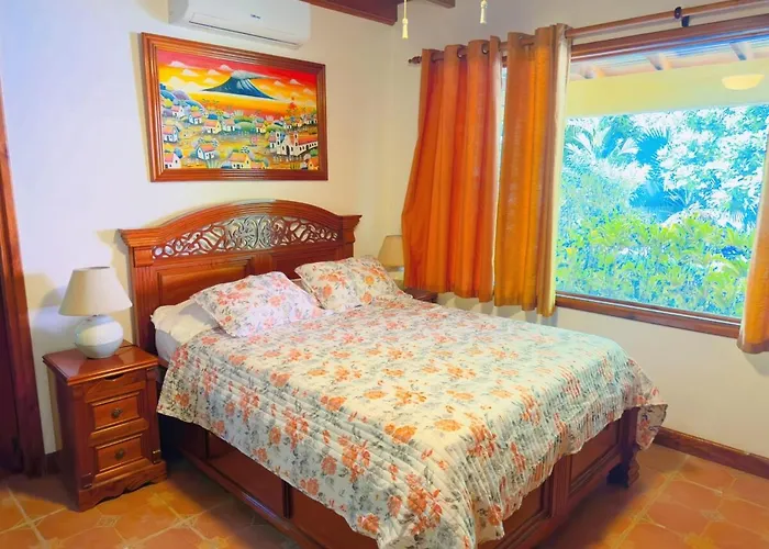 Сasa de vacaciones Casa Mariposa Cozy House 5 Minutes From The